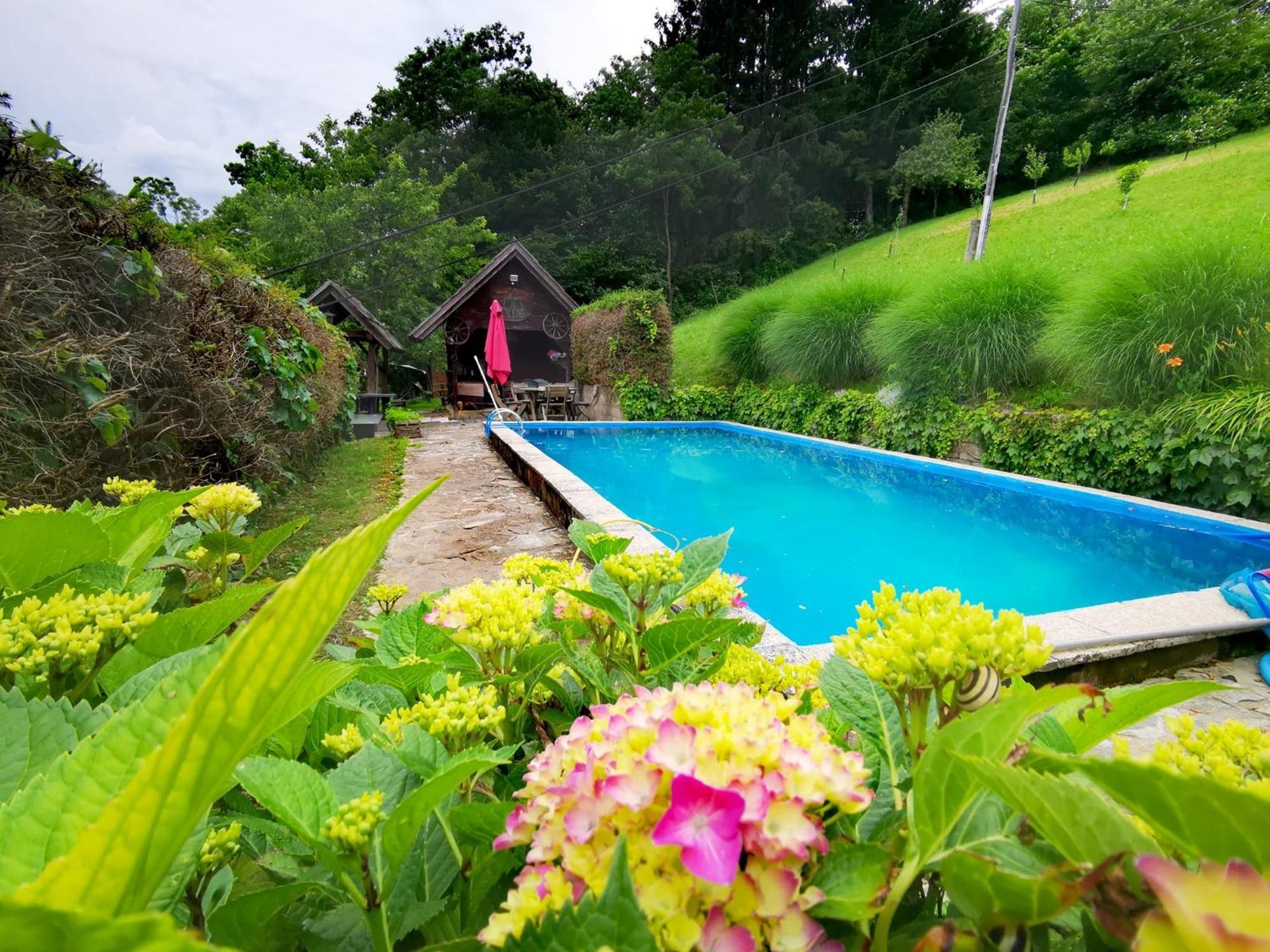 Glamping Mm Hotel Muta Buitenkant foto